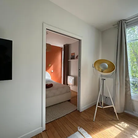 2 Pieces Avec Balcon * Issy-les-Moulineaux